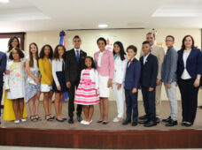 Estudiante meritorio en España a Primera Dama: queremos darle las gracias por estar ahí para ayudar a toda la sociedad