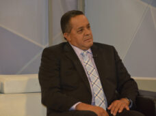 Gobierno pondrá en marcha oferta educativa a distancia; se apoyará en República Digital