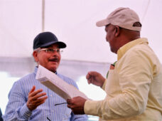 pequeños tabacaleros reciben apoyo para siembra 2 mil tareas y mujeres son empoderadas con invernadero y panadería y taller