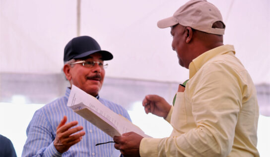 pequeños tabacaleros reciben apoyo para siembra 2 mil tareas y mujeres son empoderadas con invernadero y panadería y taller