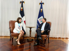 Procurador recibe visita de cortesía de la Embajadora de los Estados Unidos