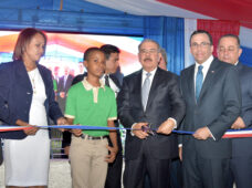 PRESIDENTE DANILO MEDINA ENTREGA DOS MODERNOS CENTROS EDUCATIVOS EN SAN PEDRO DE MACORÍS