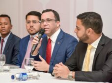 MINISTRO DE EDUCACIÓN ANDRÉS NAVARRO APUESTA A LA DEMOCRACIA PARTICIPATIVA PARA EMPODERAR A LA JUVENTUD