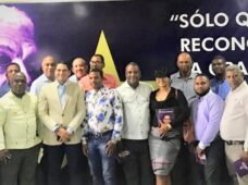 Dirigentes peledeistas de Azua anuncia respaldo a las aspiraciones Andrés Navarro