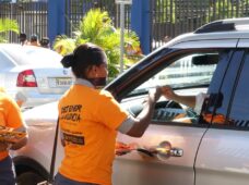 Realizan volanteo en contra la violencia de género