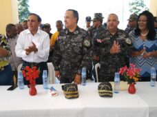 Policía Nacional celebra encuentro “Un día con la Comunidad” en Las Guayigas y Agua Loca