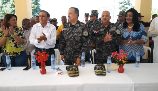 Policía Nacional celebra encuentro “Un día con la Comunidad” en Las Guayigas y Agua Loca