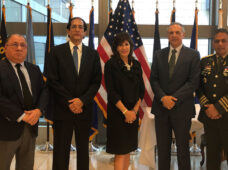 En nombre del gobierno dominicano, grupo de ministros firman libro condolencias por fallecimiento George H. W. Bush