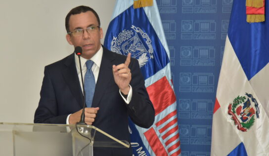 MINISTRO DE EDUCACIÓN ANDRÉS NAVARRO PONE EN FUNCIONAMIENTO MESA DE AYUDA PARA APOYAR ESCUELAS EN TODO EL PAÍS