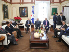 Presidente encabeza reunión Consejo Nacional de la Magistratura