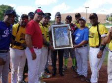 Dedican torneo de softbol al Director General de la Policía Nacional