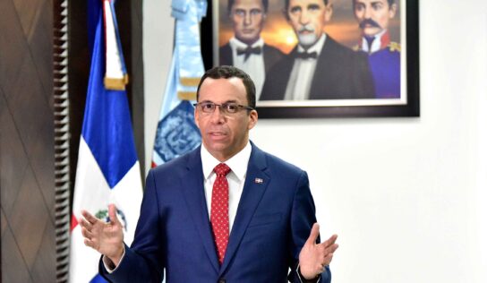 MINISTRO DE EDUCACIÓN ANDRÉS NAVARRO EXHORTA FAMILIAS A ENVIAR SUS HIJOS PUNTUALMENTE A LA ESCUELA ESTE LUNES 7 DE ENERO