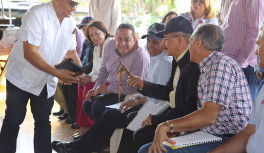 Visita Sorpresa de Danilo impulsará a pequeños y medianos productores de cigarro como empresarios