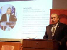 Cónsul Carlos Castillo destaca rol de la mujer dominicana en EE. UU. durante panel con WEnyc