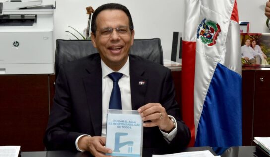 Ministro de Educación, Antonio Peña Mirabal, llama docentes y estudiantes sumarse a campaña por consumo racional de agua