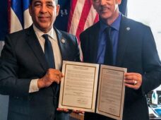 El Congreso de EE. UU. reconoce a Acroarte con Proclama del Congresista Adriano Espaillat, quien distinguió la Delegación de Acroartistas