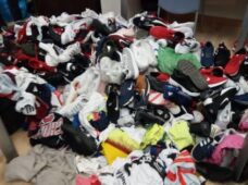 Ministerio Público DN ocupa casi 50,000 pares de calzados falsificados en importadora de la avenida Duarte