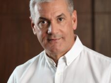 GONZALO CASTILLO APUESTA A LAS TICS CON EL LANZAMIENTO DE GONZALO 2.0, 20 MINUTOS EN LIVE