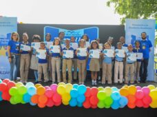 Gildan reconoce a 190 estudiantes y entrega más de 2,500 kits escolares en su evento Estrellas del Saber