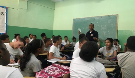 DICAN continua previniendo a jóvenes, sobre drogas y presión de grupos