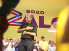 MAYORIA DE SENADORES ENDOSA APOYO A GONZALO CASTILLO; RESALTAN SUS CUALIDADES PARA SER EXCELENTE PRESIDENTE DE LA REPÚBLICA