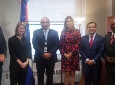 Cónsul Castillo y el CEI-RD se reúnen