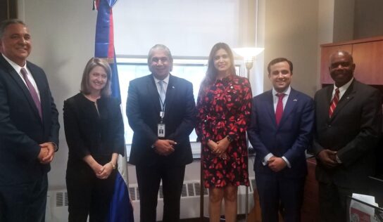 Cónsul Castillo y el CEI-RD se reúnen