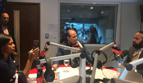 Ramfis reconoce el valor de la mujer en la política y afirma que ella ya se ganó su espacio