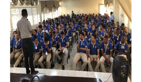 DICAN IMPARTE CHARLAS A 557 ALUMNOS