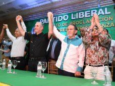 PARTIDO LIBERAL REFORMISTA PROCLAMA A GONZALO CASTILLO COMO SU CANDIDATO PRESIDENCIAL