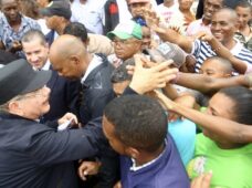 Tercera visita en menos de un mes a Sabana Grande de Boyá, Danilo Medina democratiza propiedad y reactiva producción agrícola