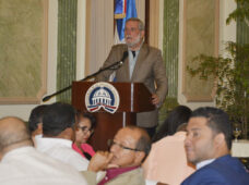 DICOM realiza segundo conversatorio con microempresarios comunicación de diversas provincias