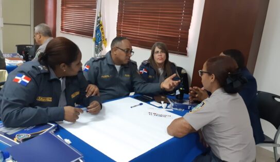 Policías se capacitan en materia de comunicación efectiva en diplomado impartido por la USAID-ICITAP
