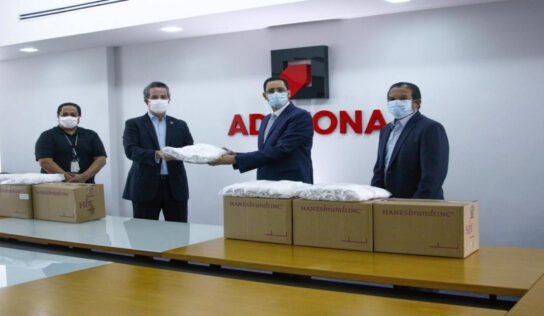 Gobierno dominicano recibe donación de 50 mil mascarillas de la multinacional de zonas francas, Hanes Brands