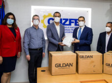 Gobierno recibe más de 700 mil mascarillas para enfrentar Coronavirus; Aeropuerto Cibao y empresa Gildan hacen el donativo