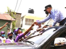 Danilo Medina recorre Puerto Plata anda con Gonzalo y candidatos del PLD en esa provincia