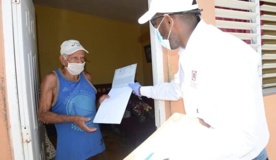 Comisión de Titulación completa la entrega de 2,047 títulos a domicilio en Nagua y Cabrera