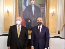 Expresidente Hipólito Mejía visita al presidente Danilo Medina en Palacio Nacional. Destaca amistad con el Gobernante