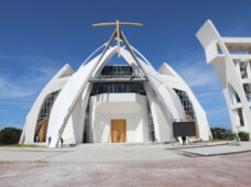 Presidente Danilo Medina entrega la primera etapa del Santuario Santo Cristo de los Milagros, en Bayaguana