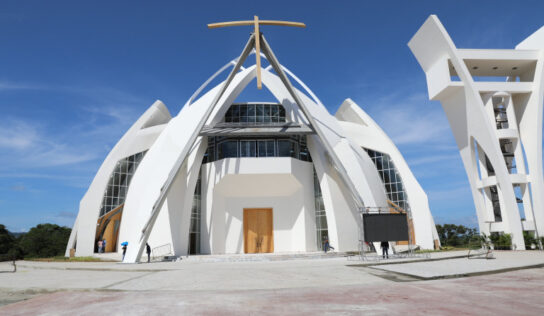 Presidente Danilo Medina entrega la primera etapa del Santuario Santo Cristo de los Milagros, en Bayaguana