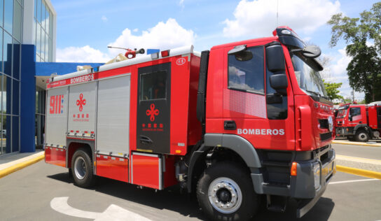 Sistema 9-1-1 coordinó la asistencia de ocho unidades de respuesta en incendio de Puerto Plata