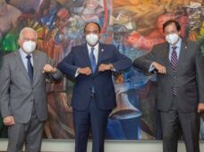 Administrador general de Banreservas visita ejecutivos del Banco BHD León