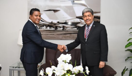 Lic. Cristian Ceballos, Subdirector General de Proindustria, recibió la mañana de hoy al Dr. Juan Ramón Ávila, Director de Estudios Continuados de Fordham University