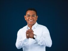 Demetrio Llubéres anuncia su precandidatura a Senador de San Cristóbal por el PLD