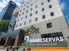 LatinFinance reconoce al Banreservas como banco del año de RD