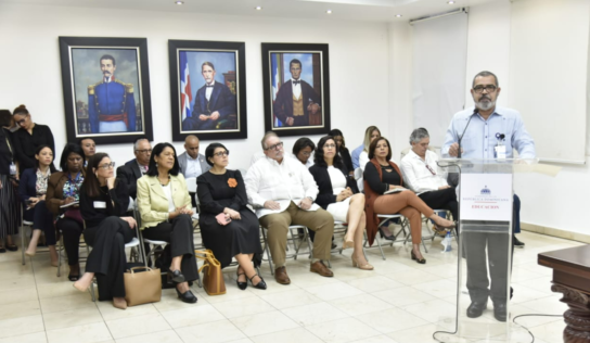 Ministerio de Educación presenta la estrategia de publicación y divulgación de datos y transparencia