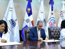 MESCYT, MINERD, IDEICE y Asociaciones de Universidades suscriben convenio para fomentar investigaciones en RD