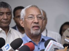 Ministro de Educación recibe amenazas de muerte