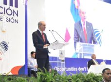 MESCYT gradúa más 12 mil alumnos en el Programa Inglés de Inmersión para la Competitividad 2022