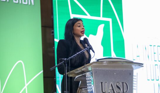 Yeni Berenice Reynoso: No pierdan su tiempo, no vamos a callarnos, no vamos a detener ninguno de los procesos por corrupción en curso